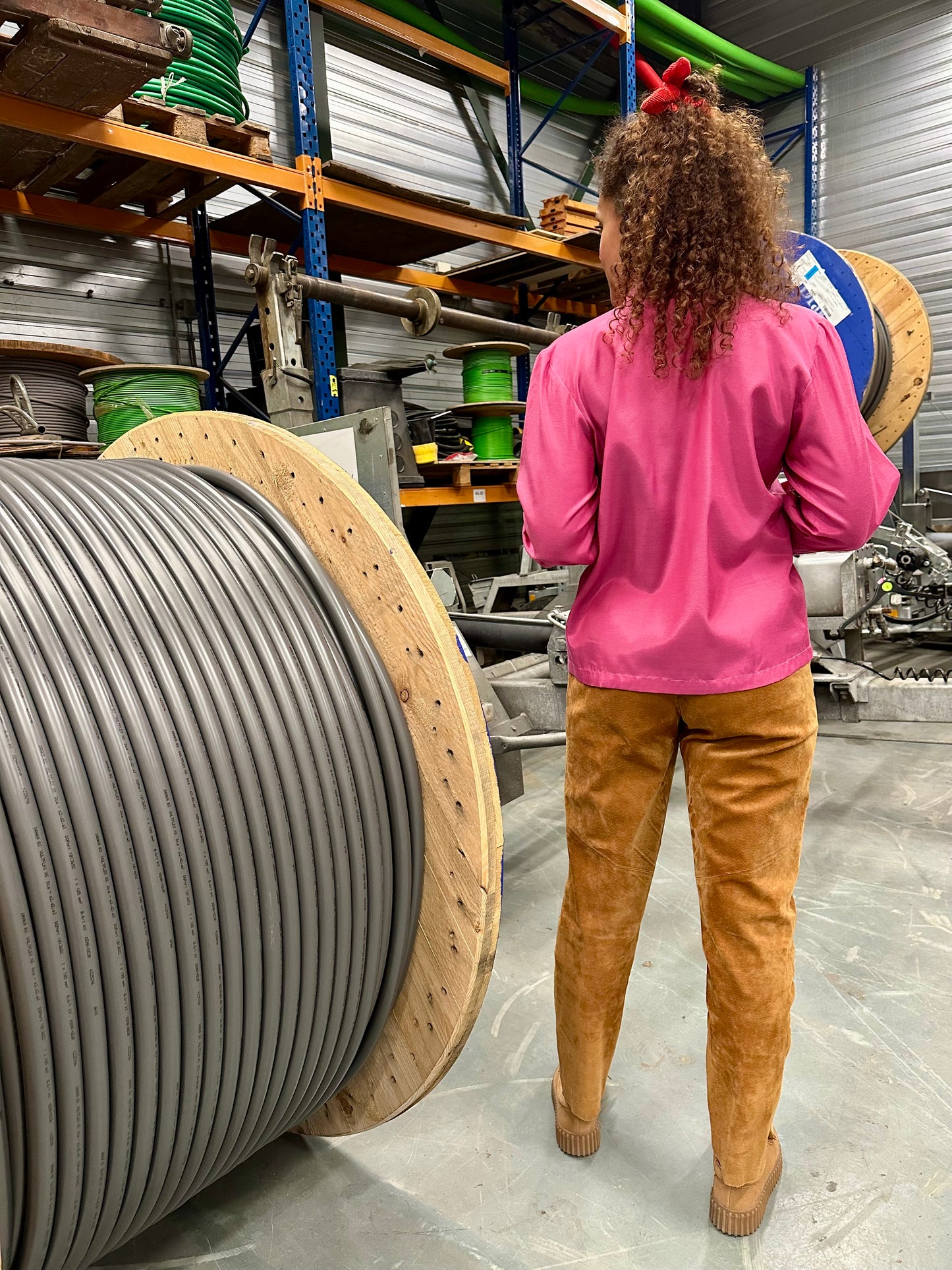 Elegante vintage overhemd in roze met plooien 