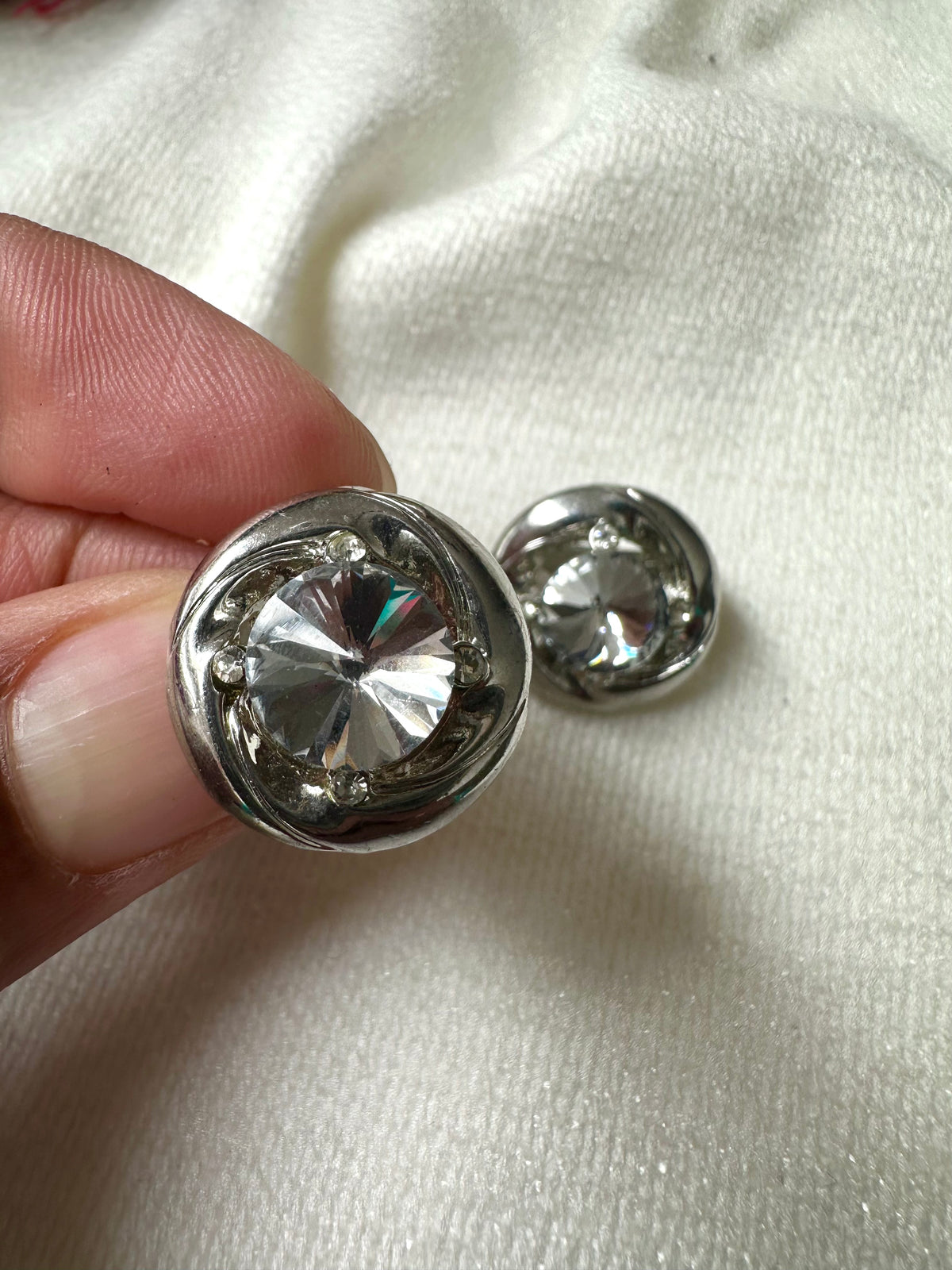 Vintage zilverkleurige ronde clips met strass