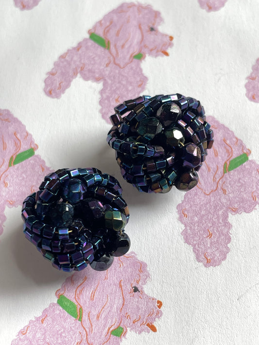 Vintage beaded clip-oorbellen iriserend zwart