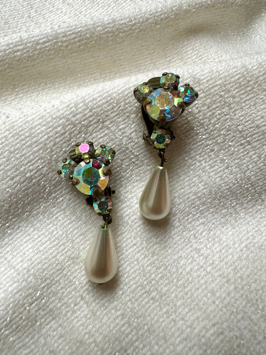 Vintage aurelia borealis faux parel hangers