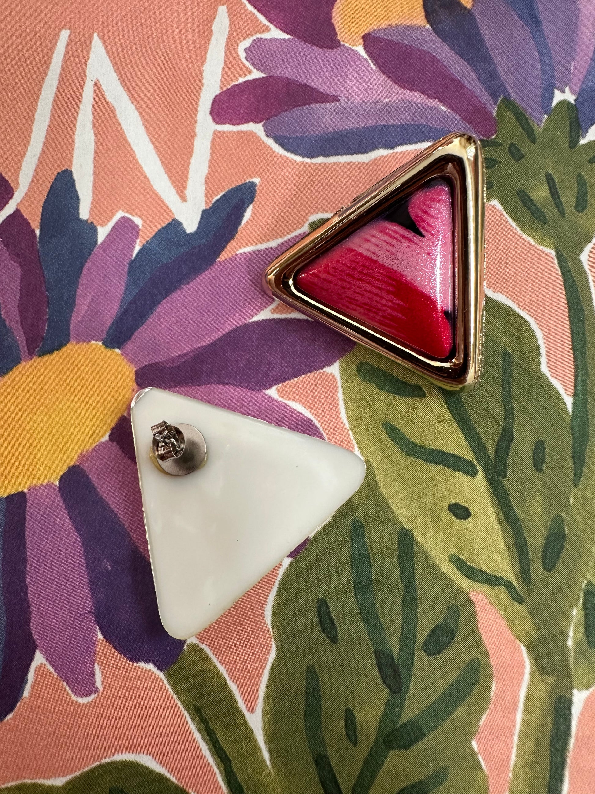 Driehoek vorige oorbellen uit 80's roze rood