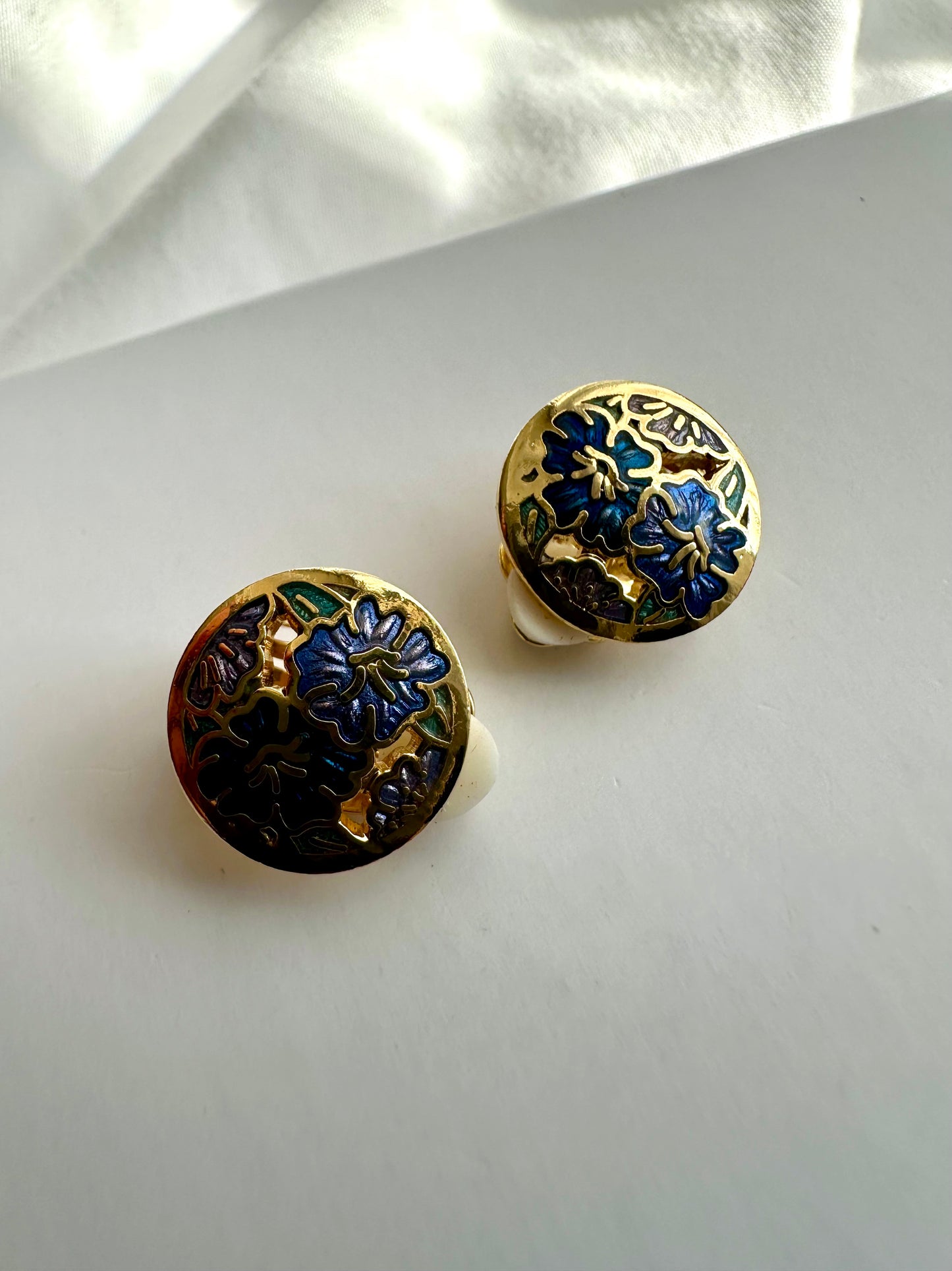 Vintage vergulde clip-oorbellen met bloemen - klein