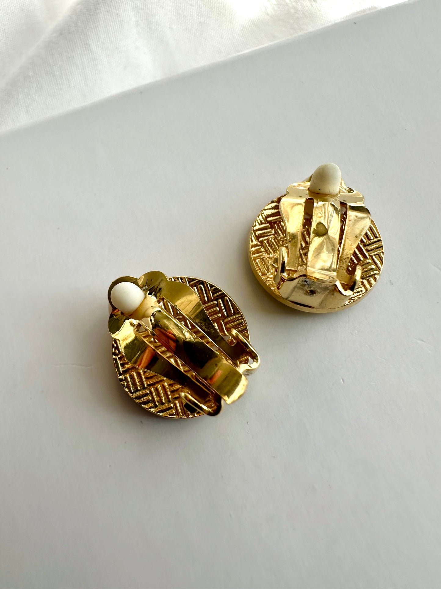 Vintage vergulde clip-oorbellen met bloemen - klein
