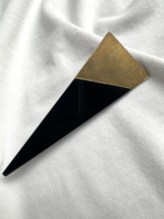 Vintage broche in jaren tachtig stijl met messing rand 