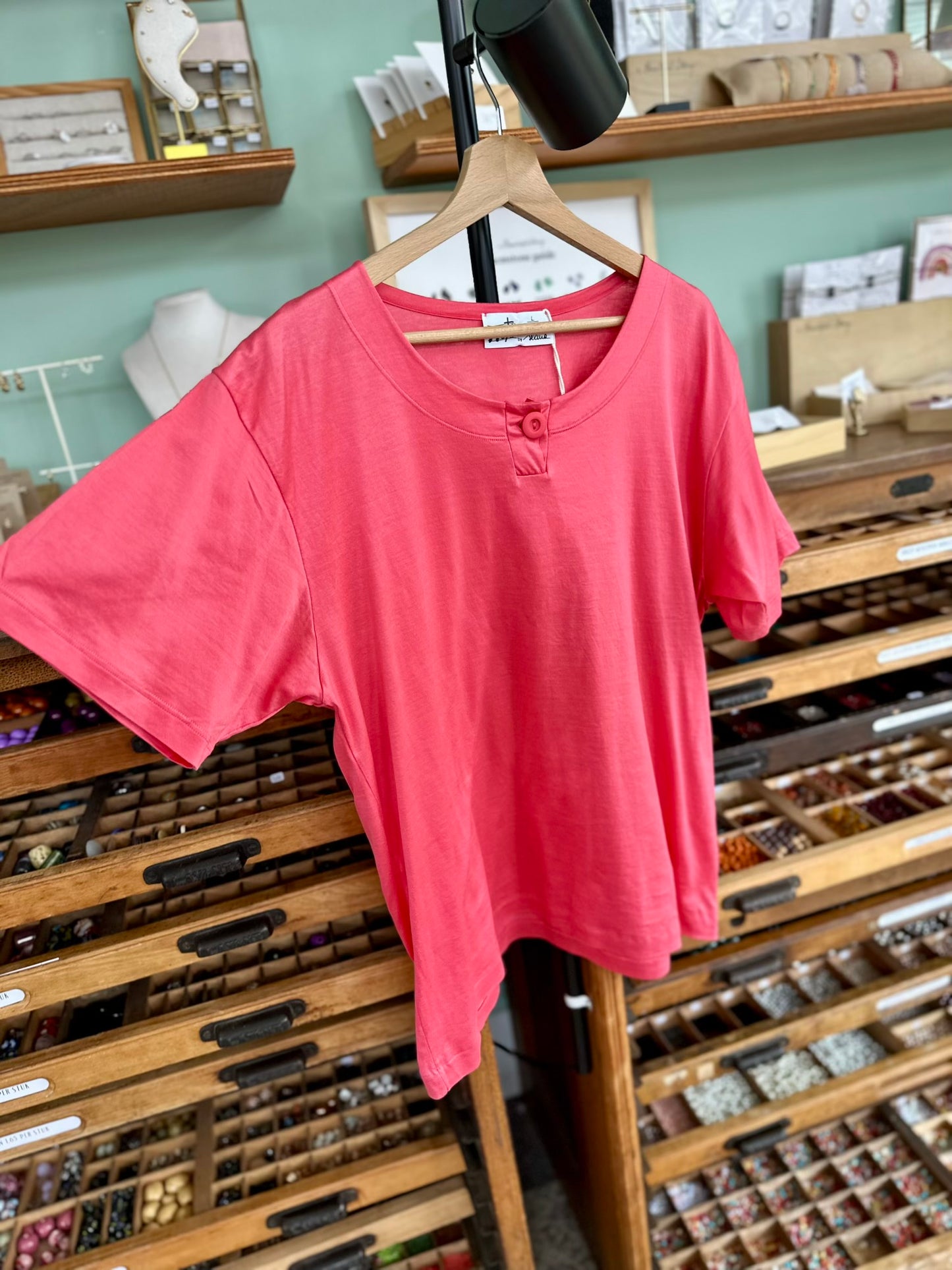 Vintage shiny coral Tee