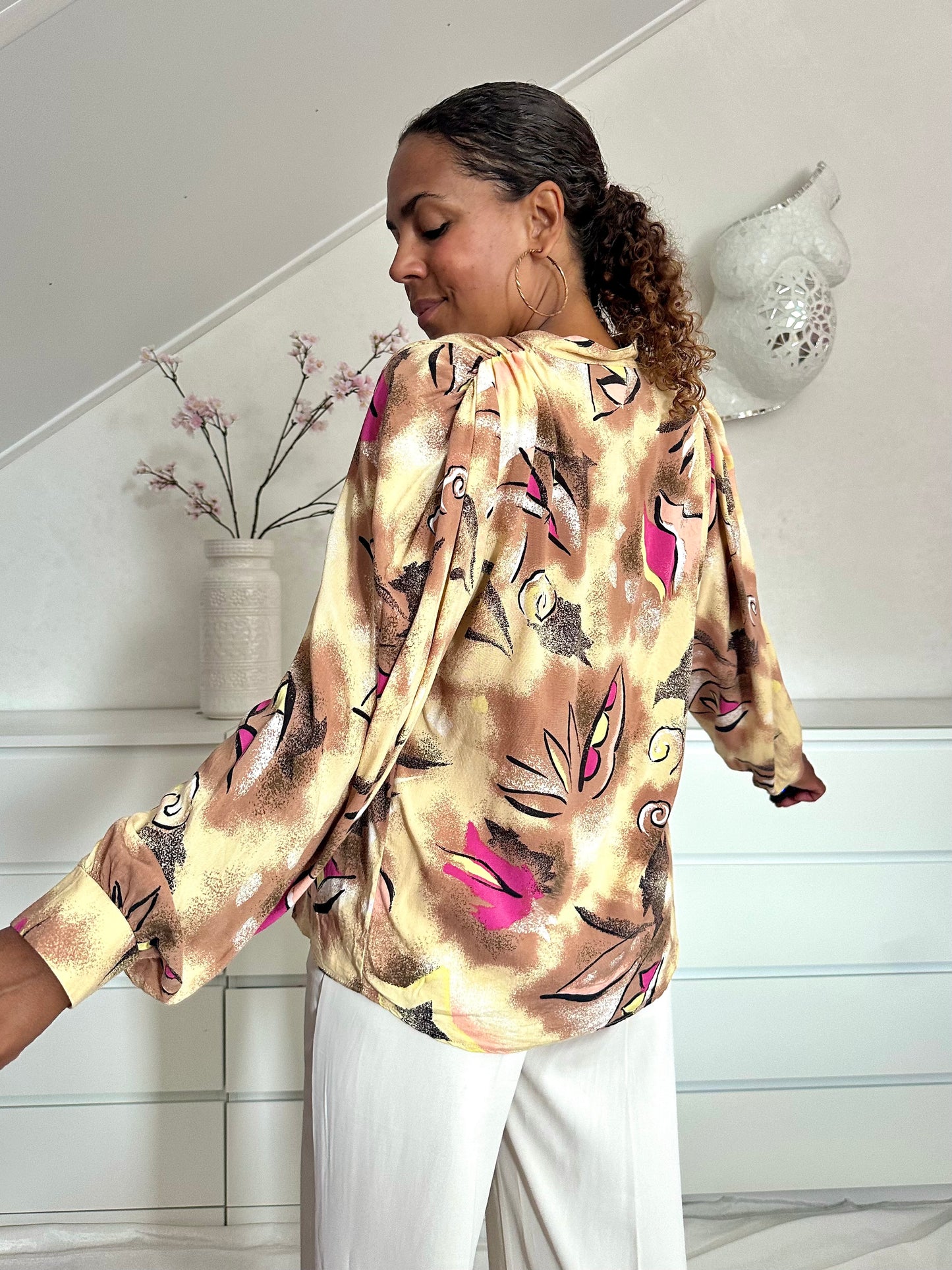 Vintage viscose blouse in beige met roze accenten - M/L