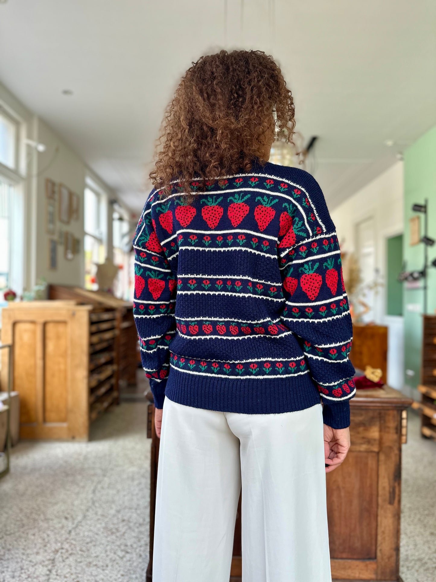 Vintage gebreide wollen sweater met aardbeiden en frambozen