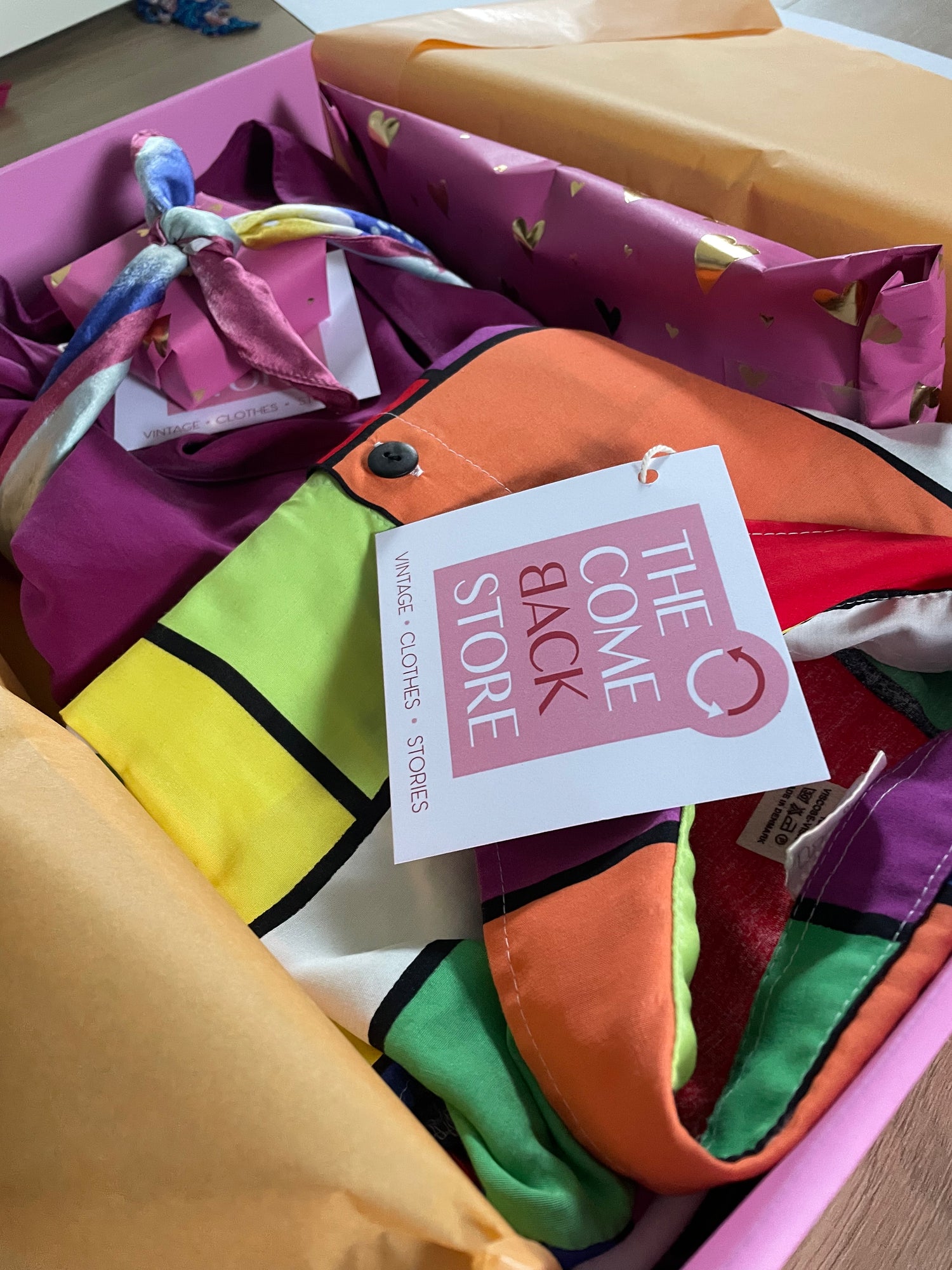 Vintage VIP box een verrassingsbox met persoonlijk a afgestemde vintage kleding