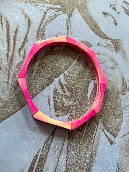 Vintage achthoekige bone bangle roze