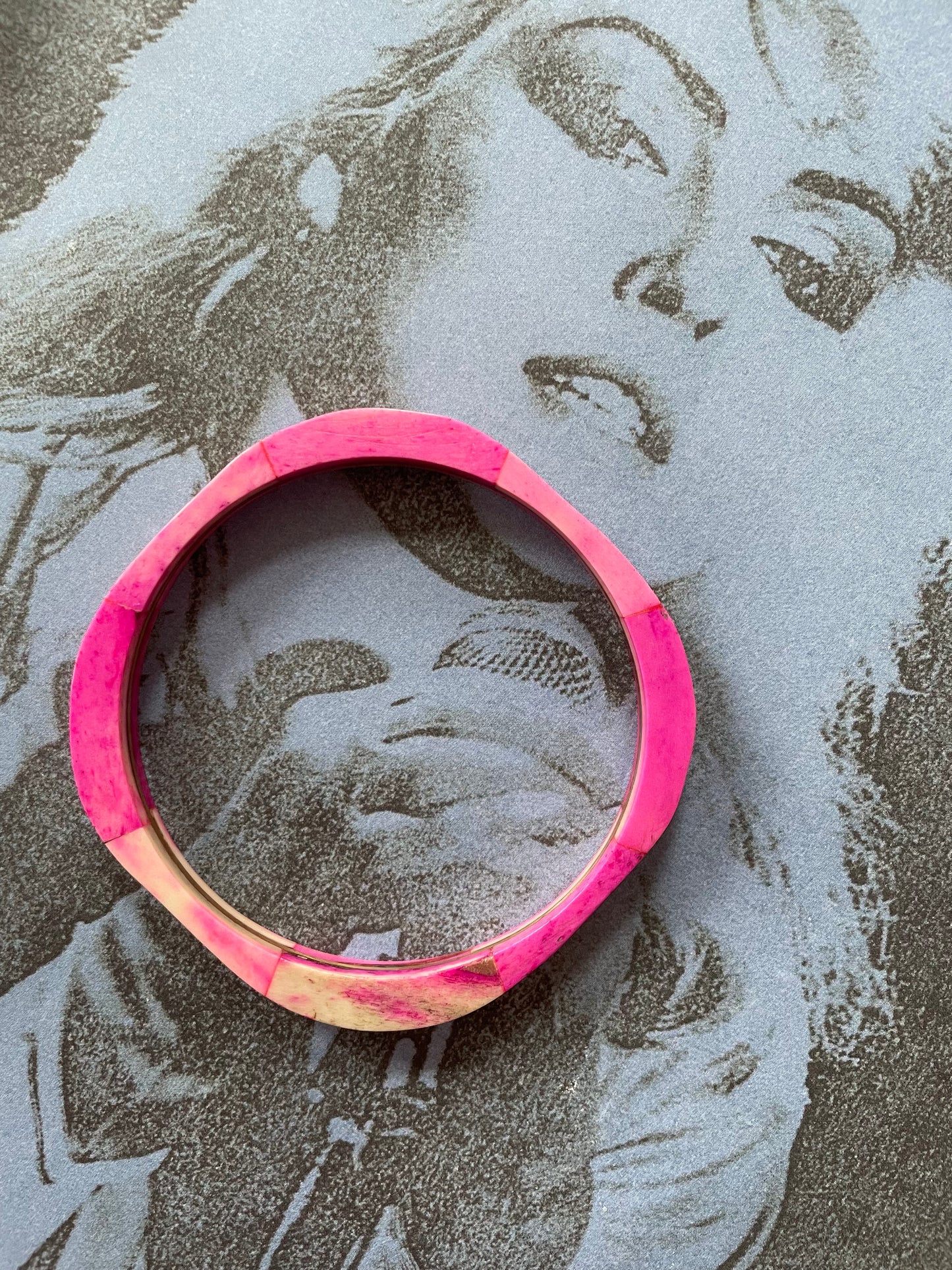 Vintage vierkante bone bangle roze