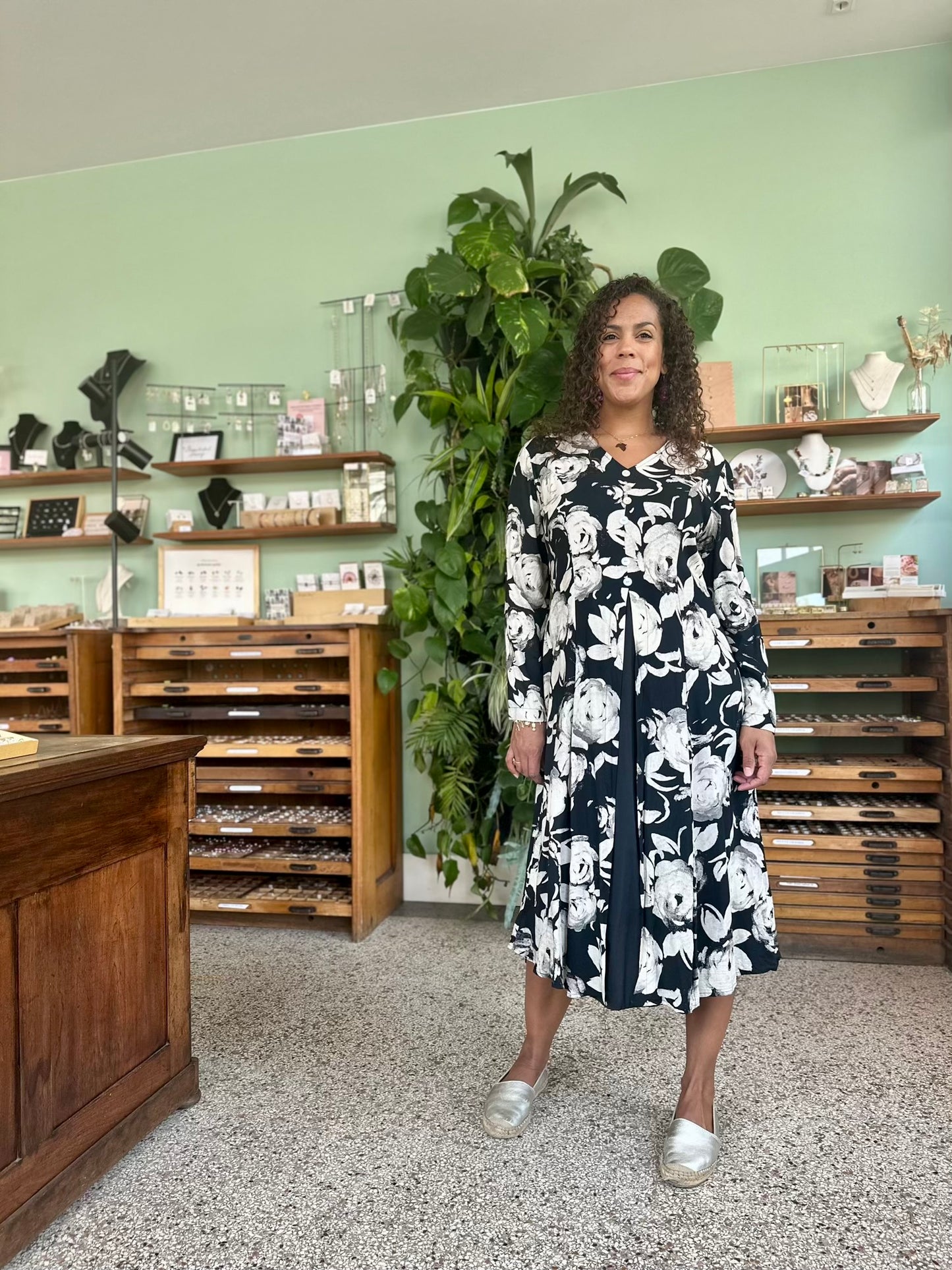 Vintage viscose klokjurk met bloemen M-L