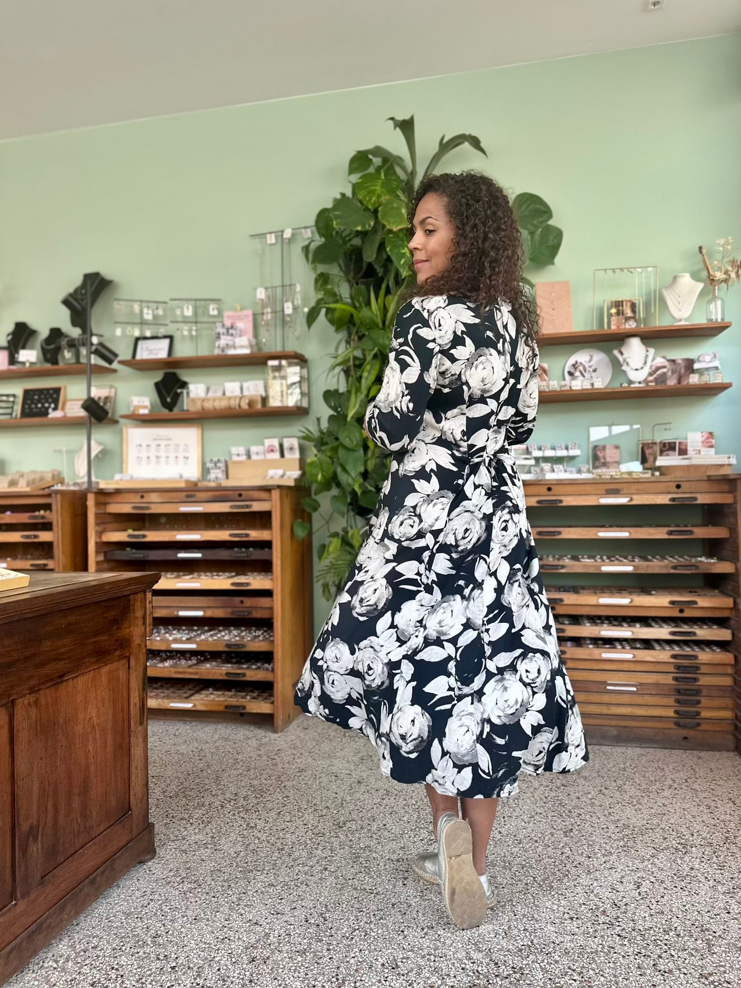 Vintage viscose klokjurk met bloemen M-L