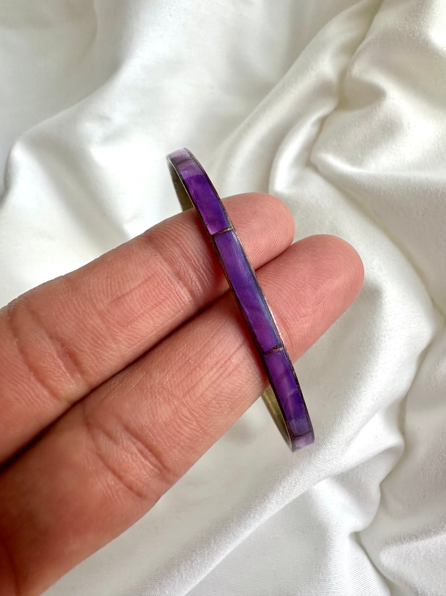 Vintage paarse messing bone bangle