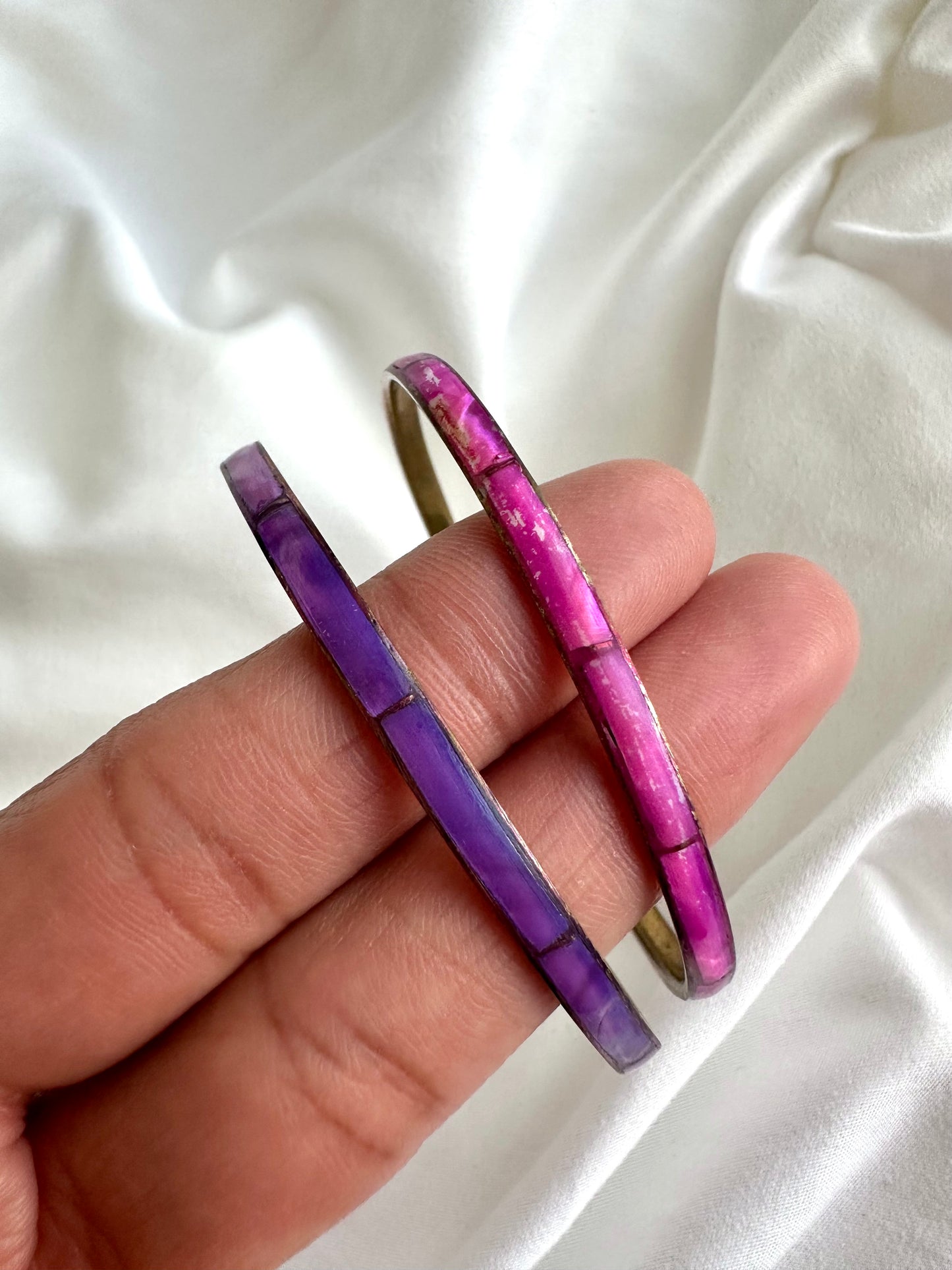 Vintage paarse messing bone bangle