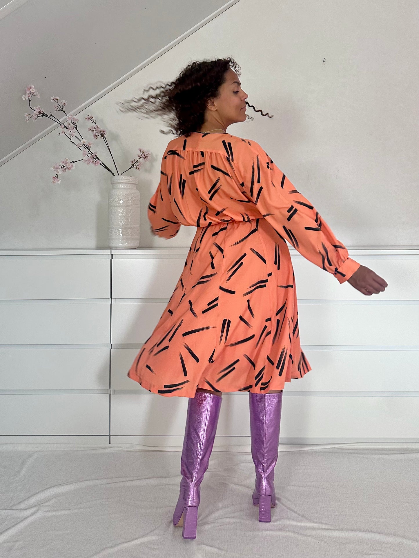 Vintage perzik kleurige 80’s jurk met grafische print - XL