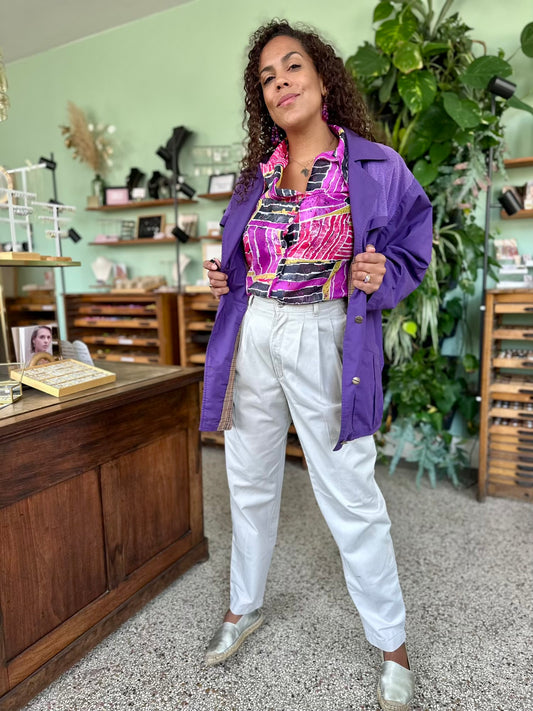 Vintage jas in diep paarse kleur, perfect voor herfst. of tussenseizoen, in typische 80's snit