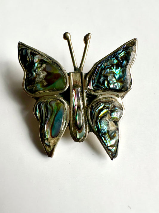 Vintage speld in vlinder vorm met albalone schelp