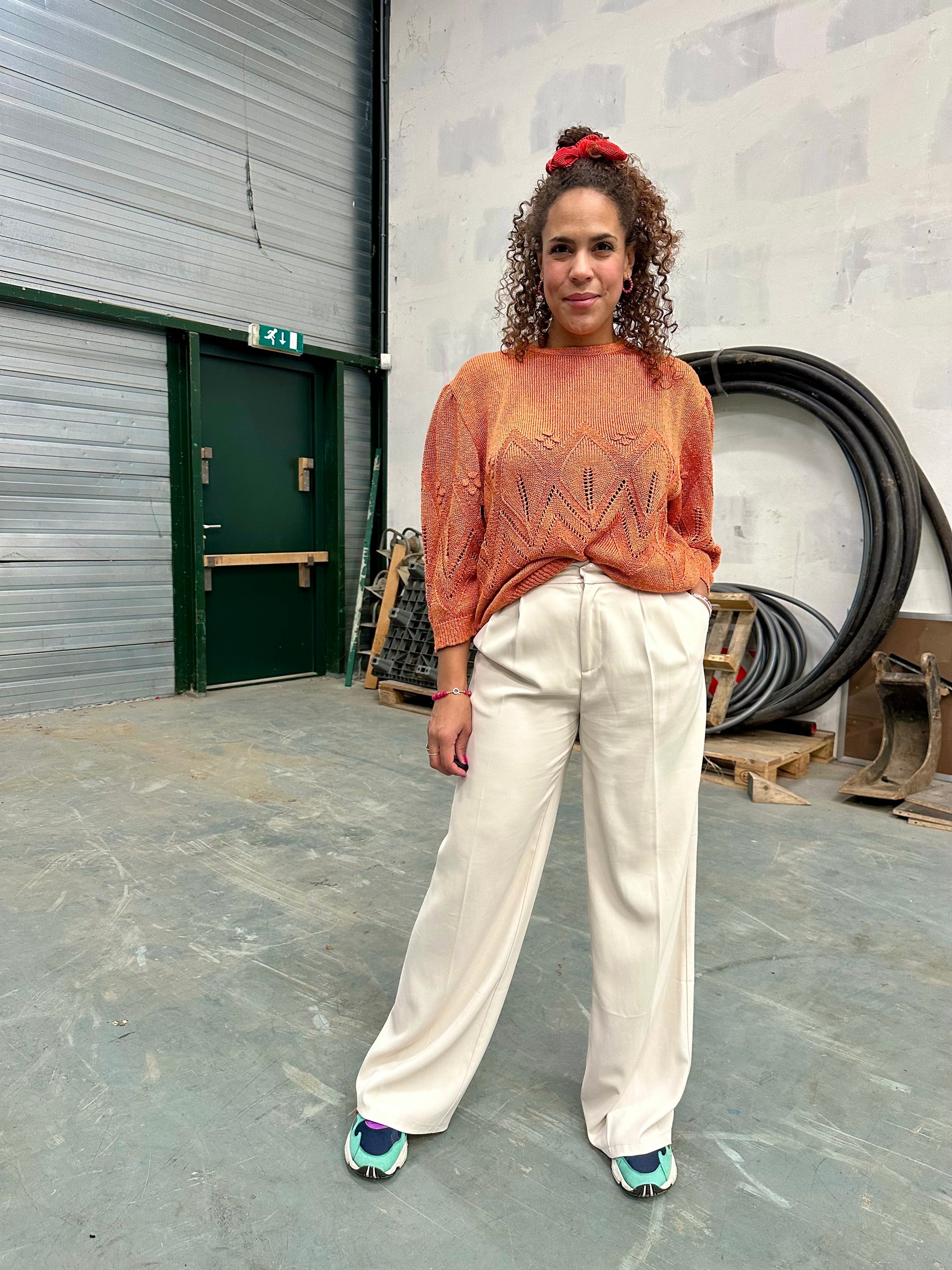 Vintage trui met driekwartmouwen in abrikoos kleur