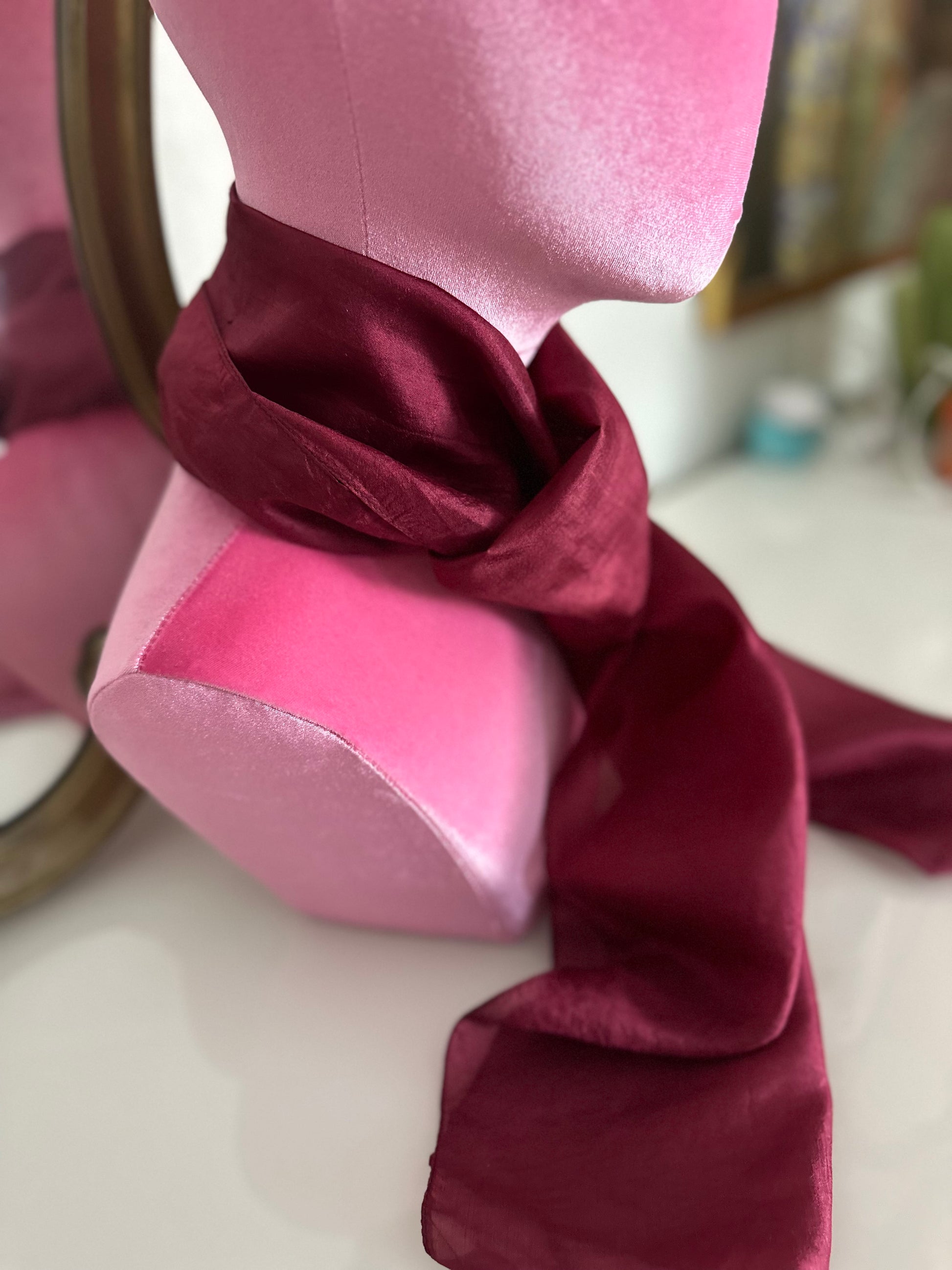 smal rechthoekig zijden sjaaltje voor om je hals of in je haar