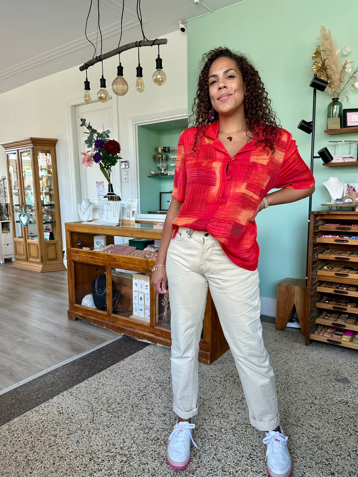 Vintage stijl broek in lichte beige kleur mid-waist met rechte pijpen, casual workwear