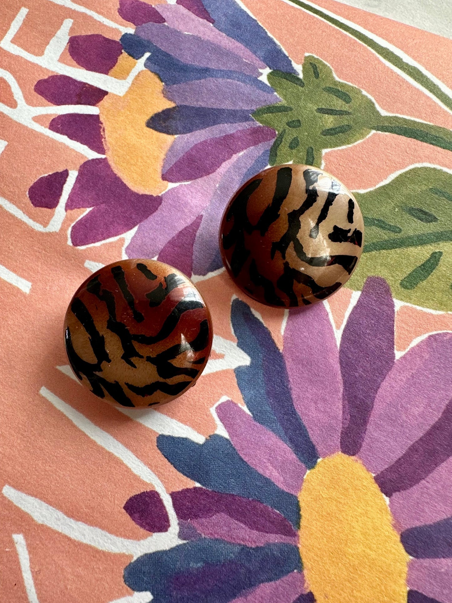 Vintage clip oorbellen met ombre tijgerprint