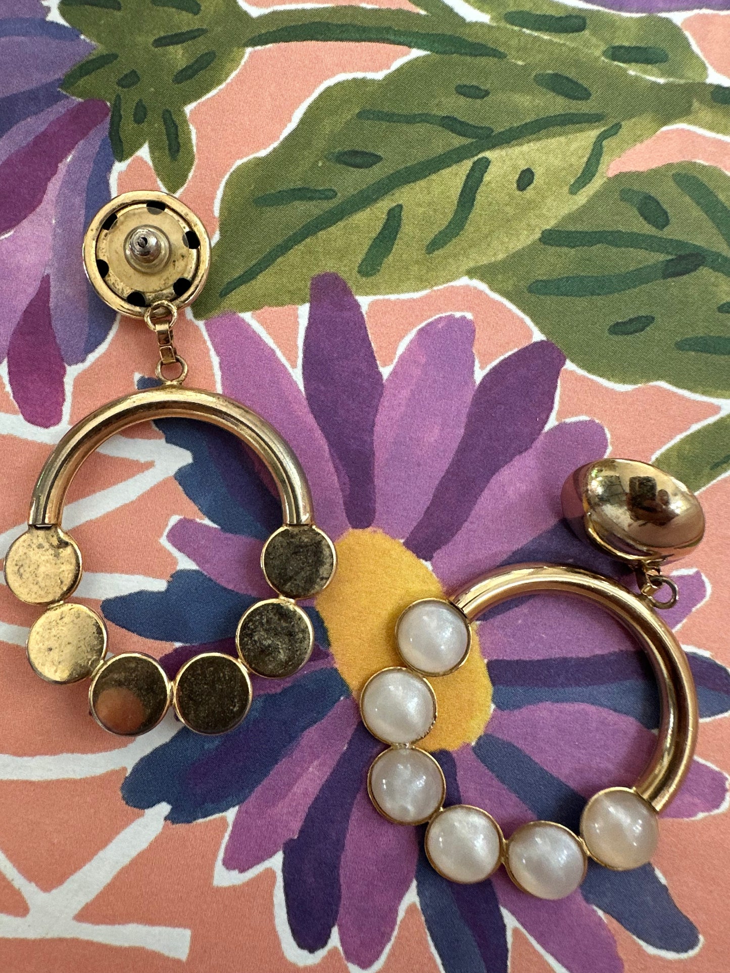 Vintage gouden oorbellen met faux parel