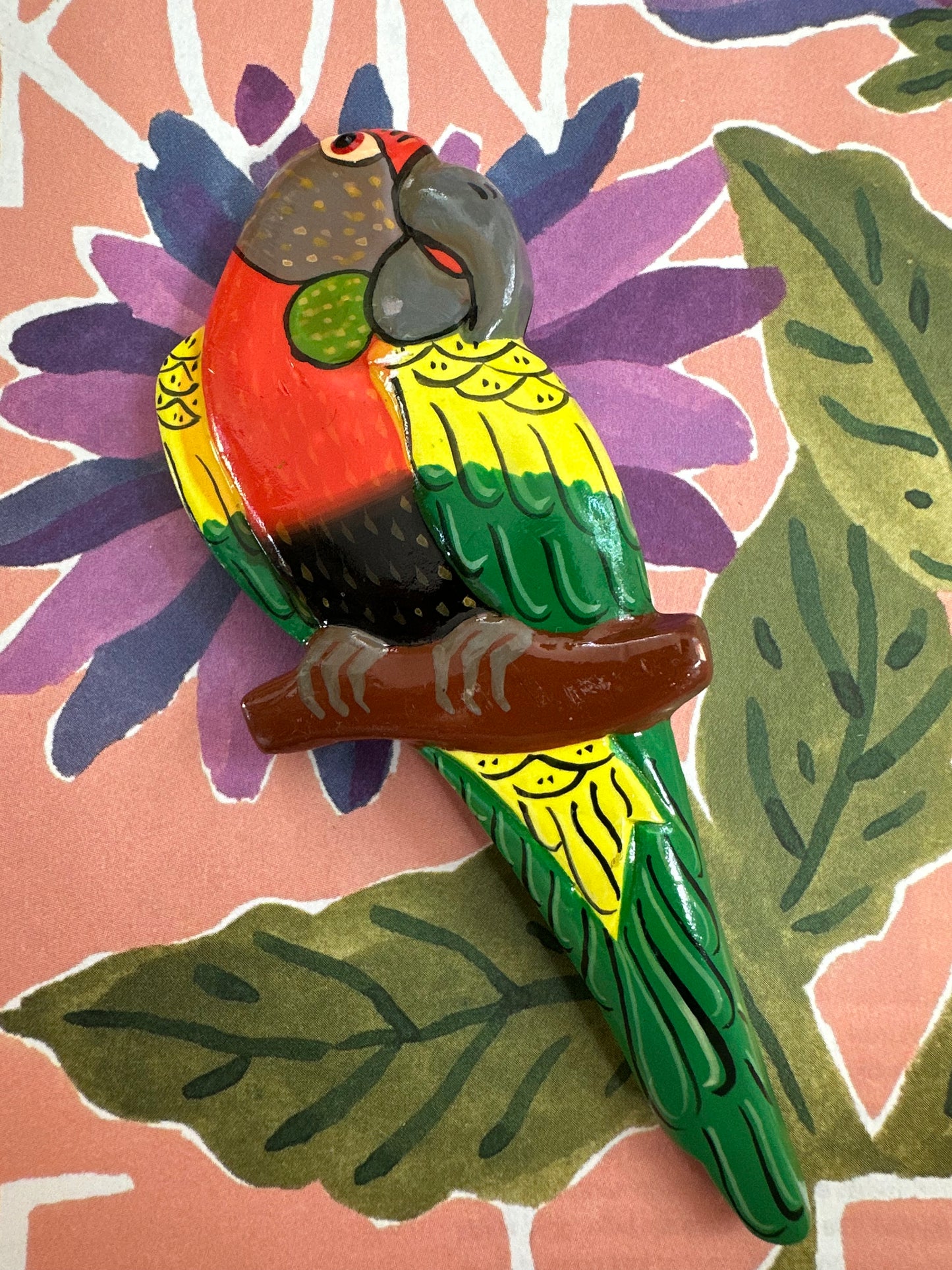 Vintage haarspeld van hout in papegaai vorm