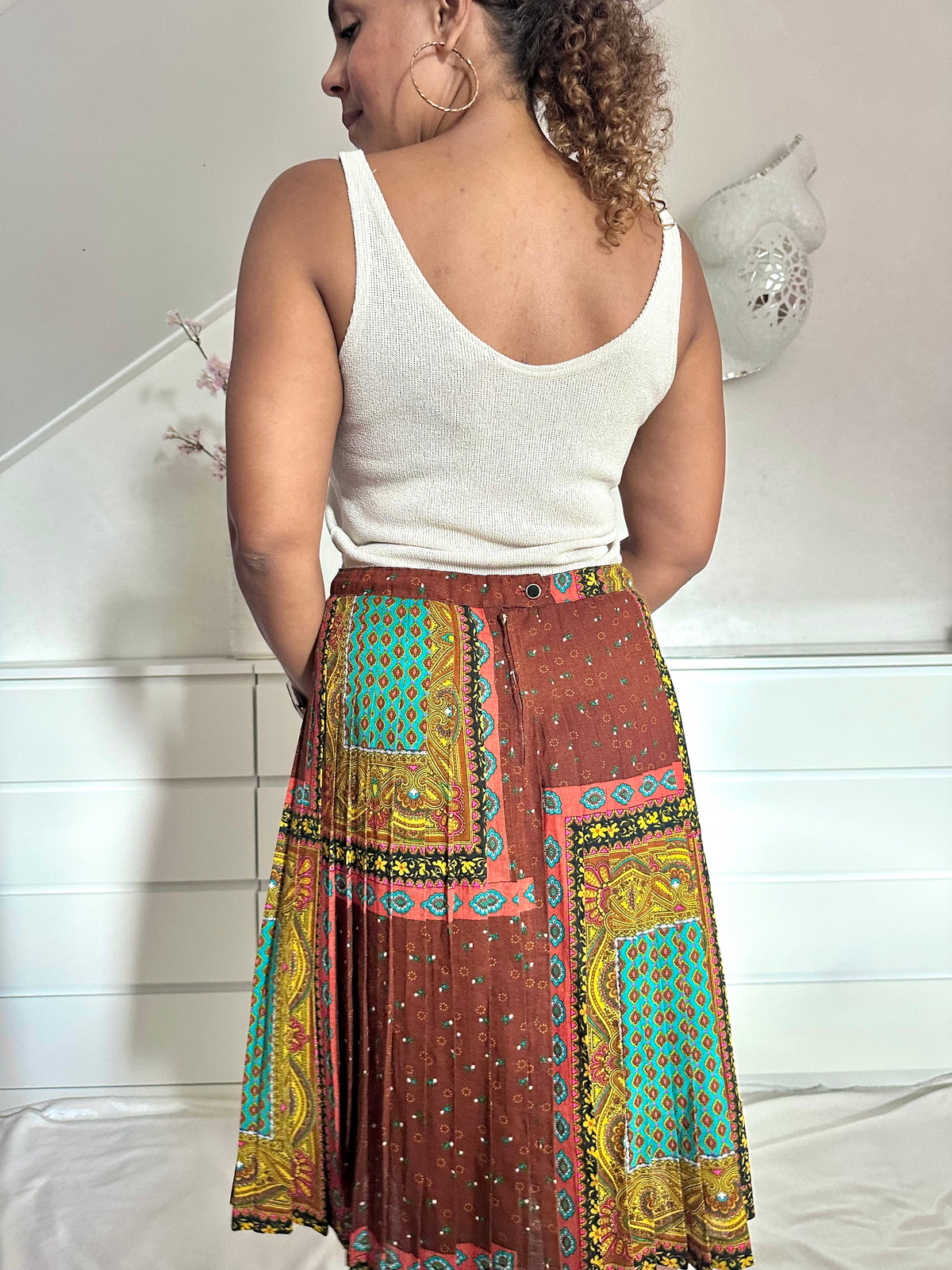 Detailfoto van retro rok met goed zicht op patchwork patroon