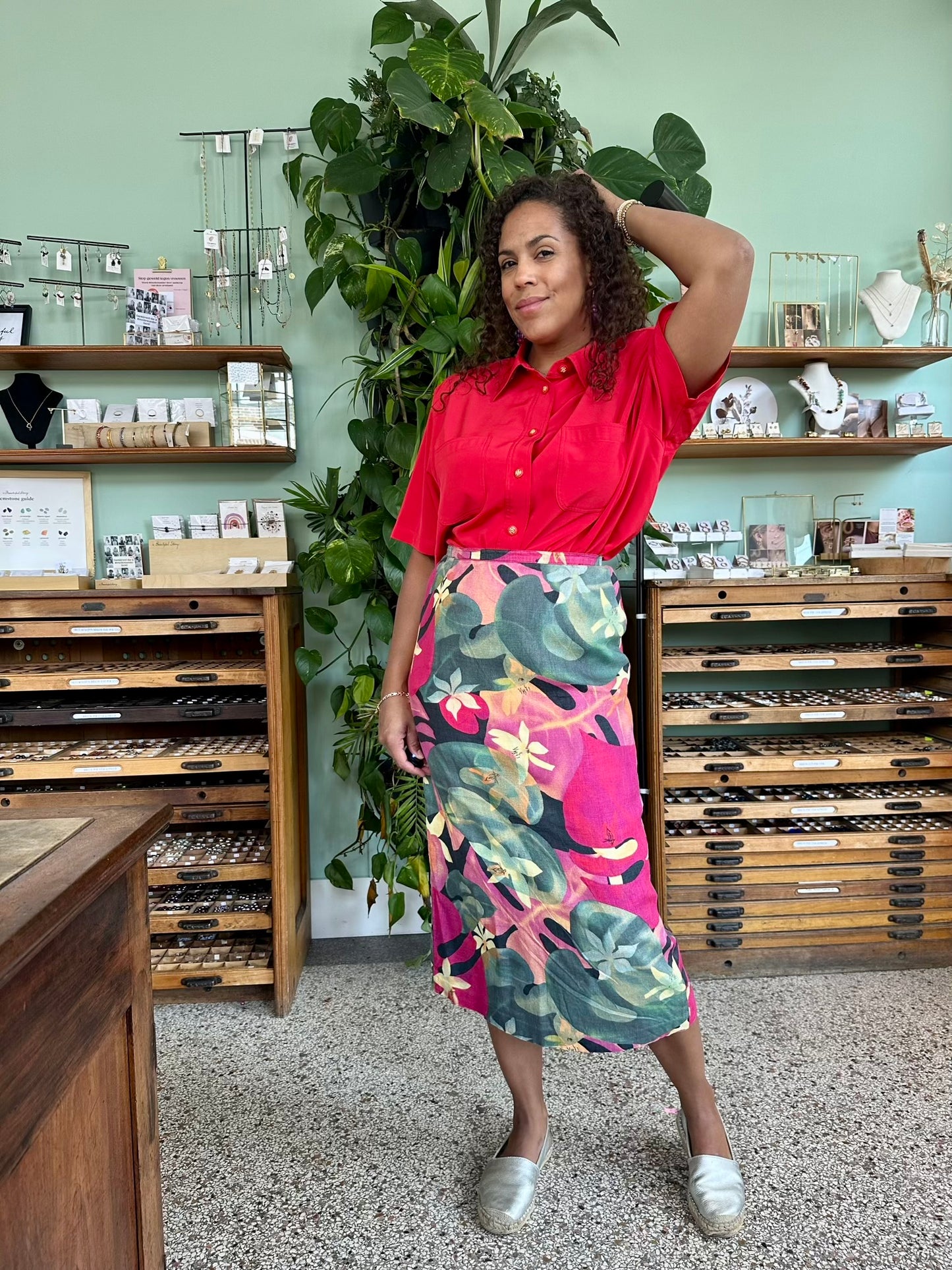 Kleurrijke vintage linnen rok met tropische bloemenprint, midi lengte