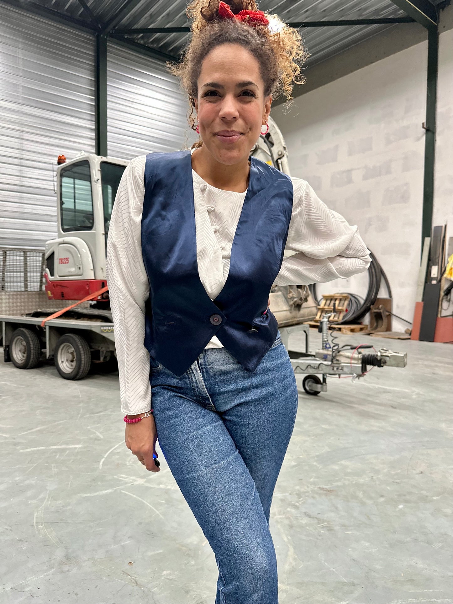 Vintage gilet in glanzend blauwe viscose stof