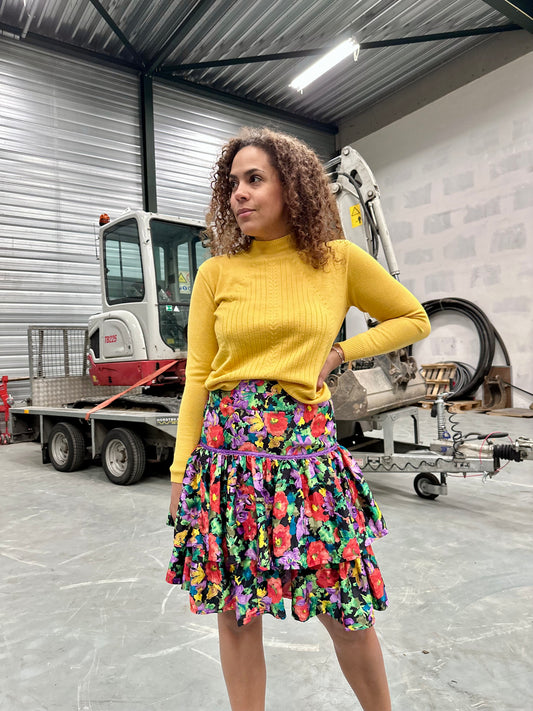 Vintage stijl truitje in warm geel merinowol met kleine col