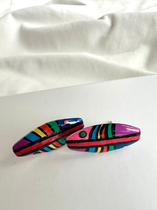 Vintage ovalen oorbellen in colorblock patroon, grafisch en met de hand beschilderd