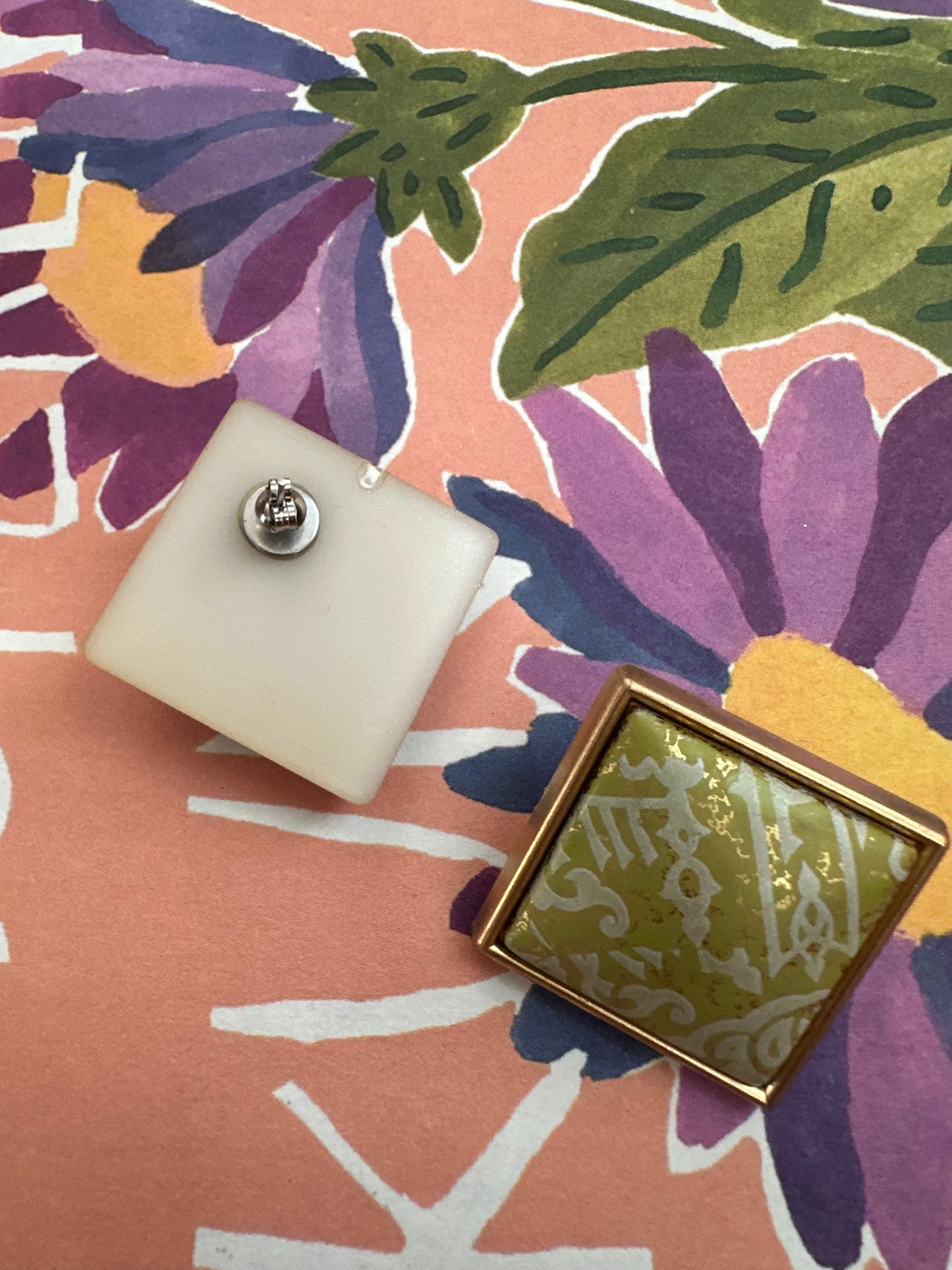 Vintage vierkante oorbellen groen met goud