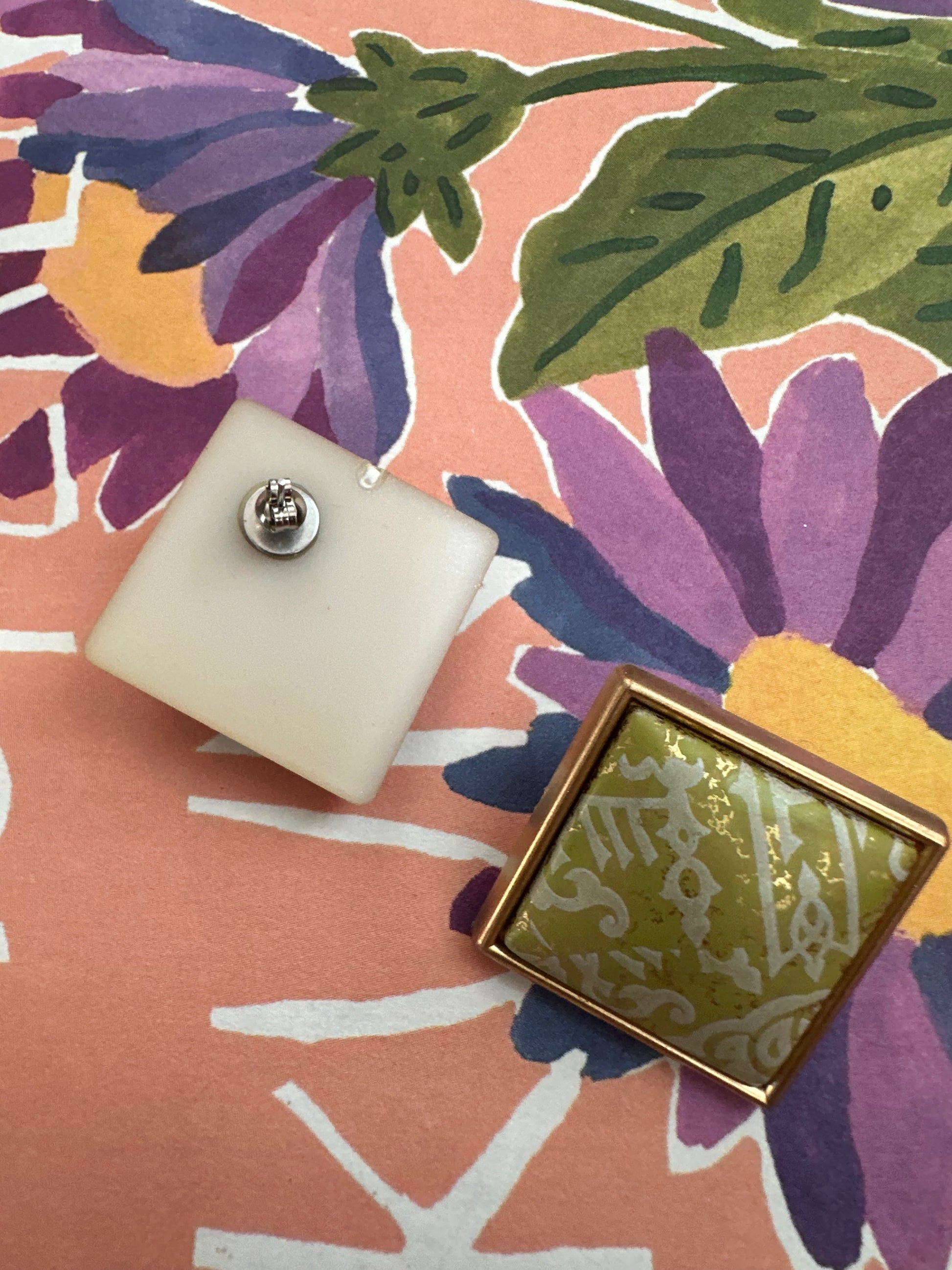 Vintage vierkante oorbellen groen met goud