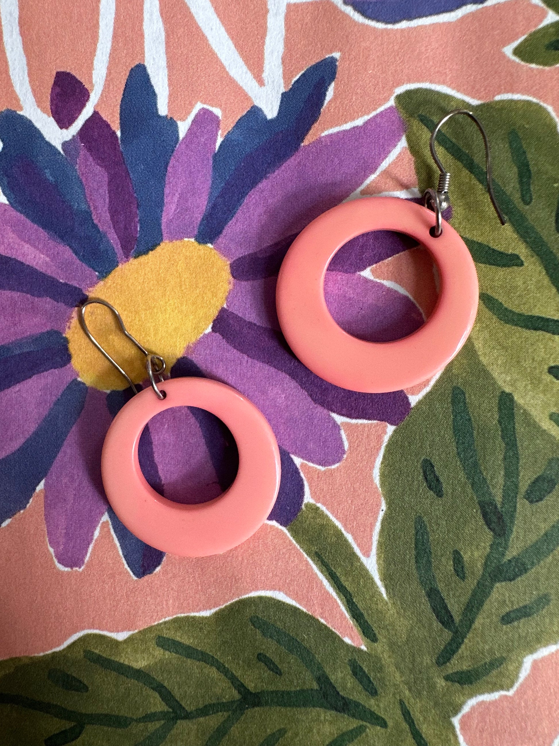 Vintage zalmroze hoops
