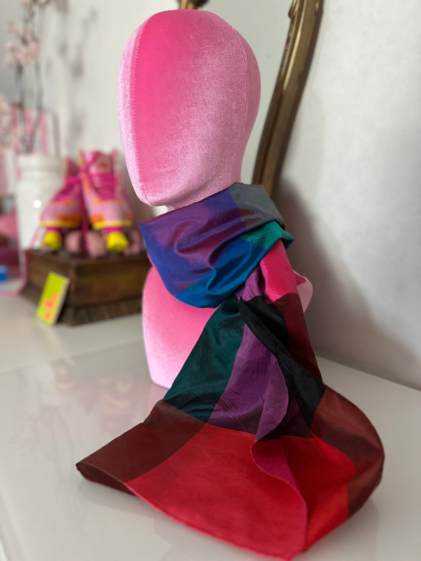 vintage sjaaltje van zijde met geblokt patroon