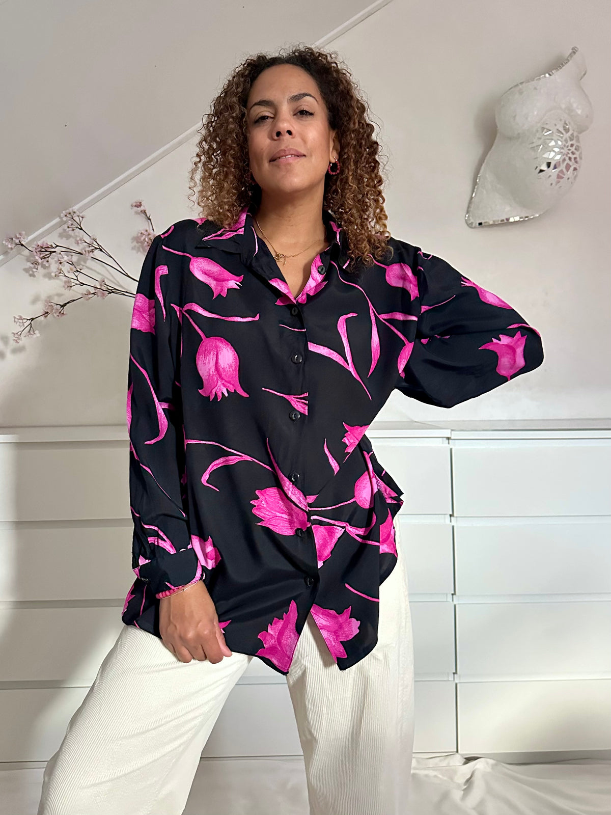Vintage zwarte viscose blouse met fuchsia bloemen - XL/XXL