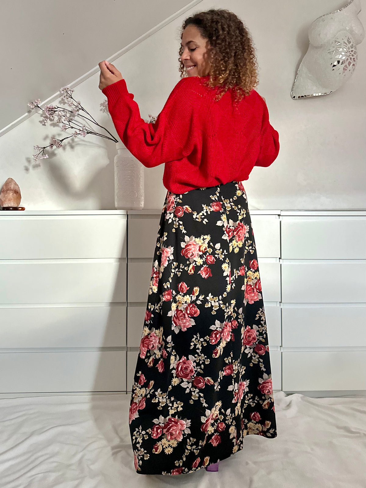 Vintage zwarte a-lijn maxirok met bloemen - M