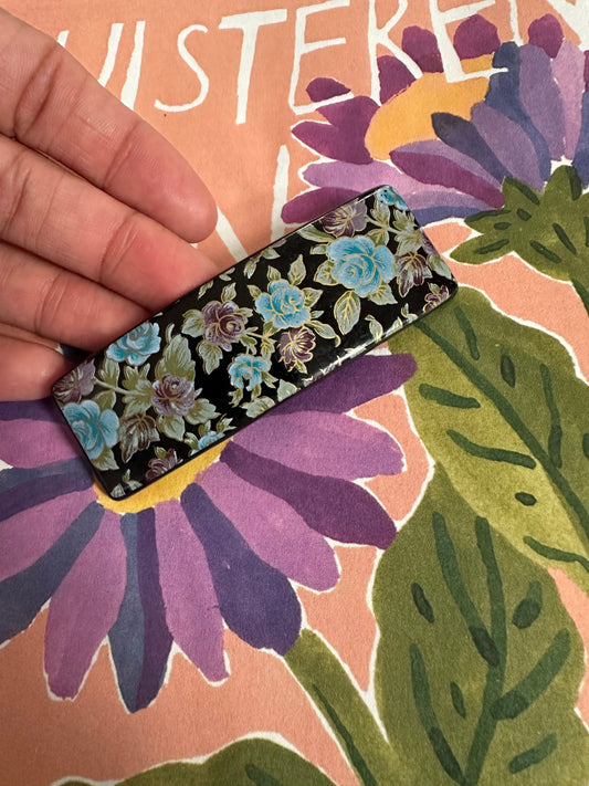 vintage haarspeld zwart met blauwe en roze bloemen