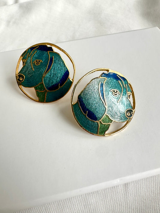 vintage ronde clip-oorbellen met labrador in blauw-groen