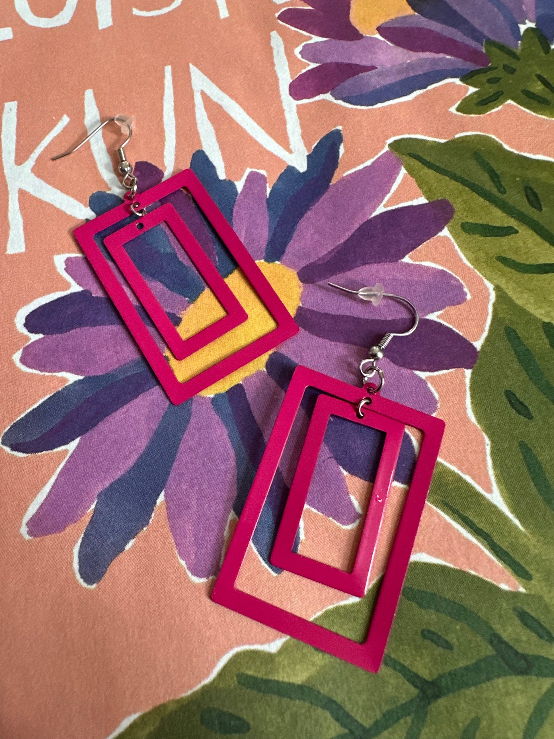 vintage oorbellen uit jaren negentig roze