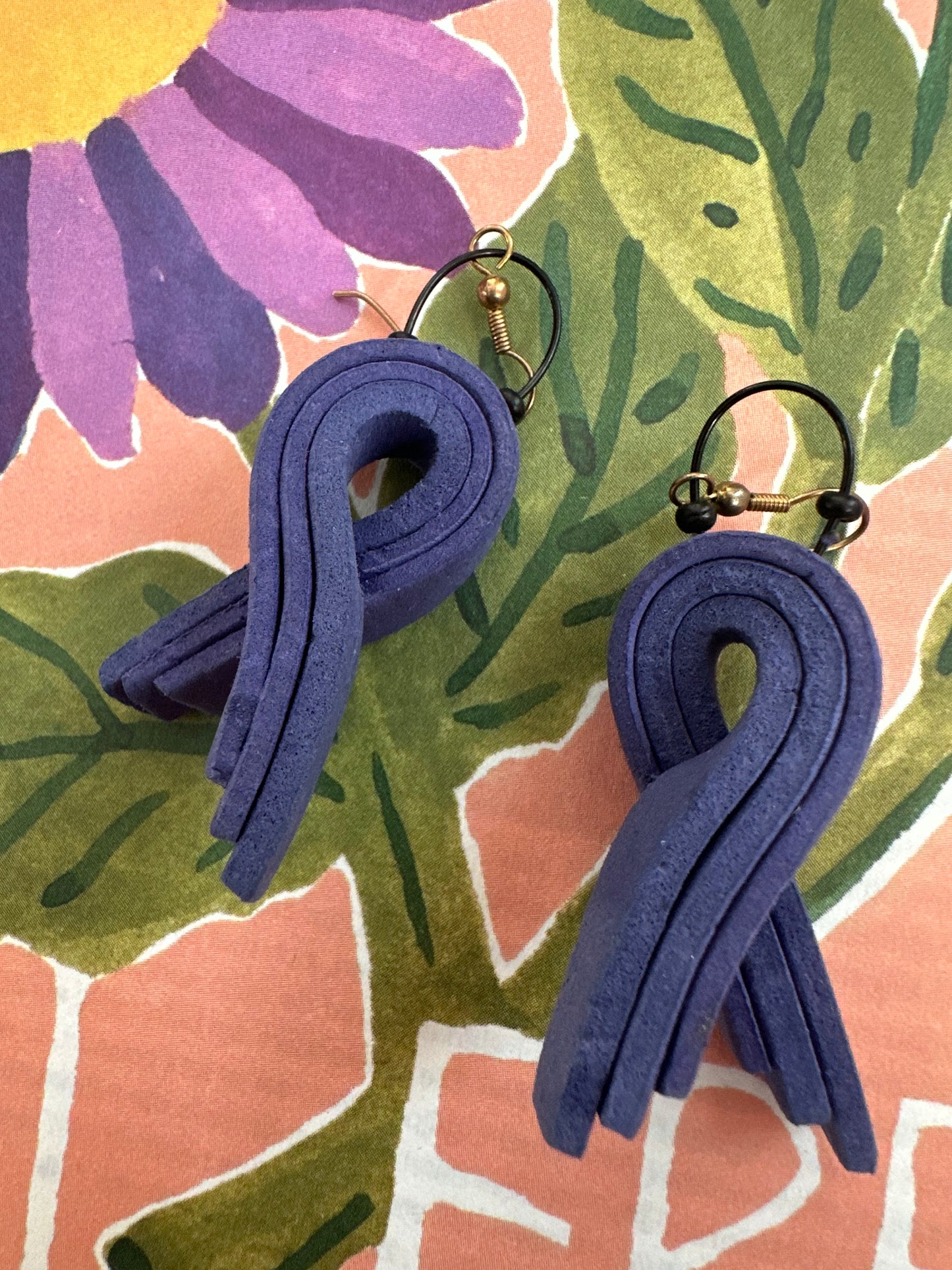 vintage oorbellen van foam uit jaren negentig