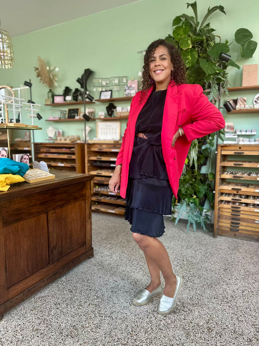 Vintage rode blazer met oversized fit in grotere maat, onderdeel van de kleurrijke collectie The Comeback Store