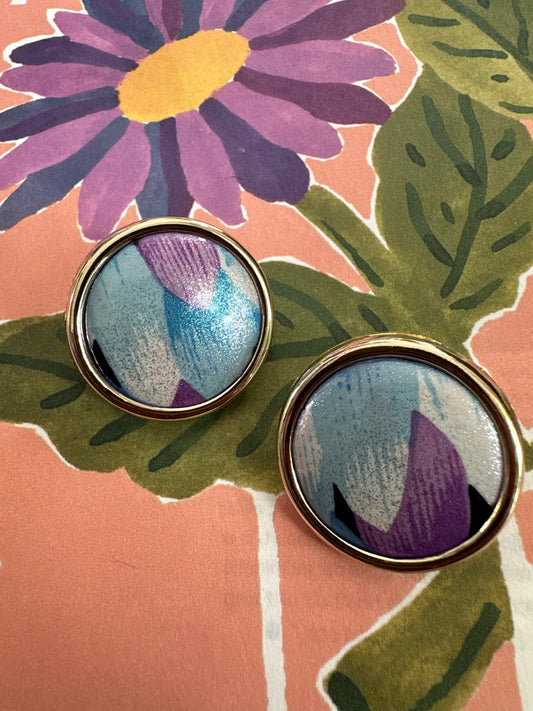 vintage ronde oorbel met abstracte print 