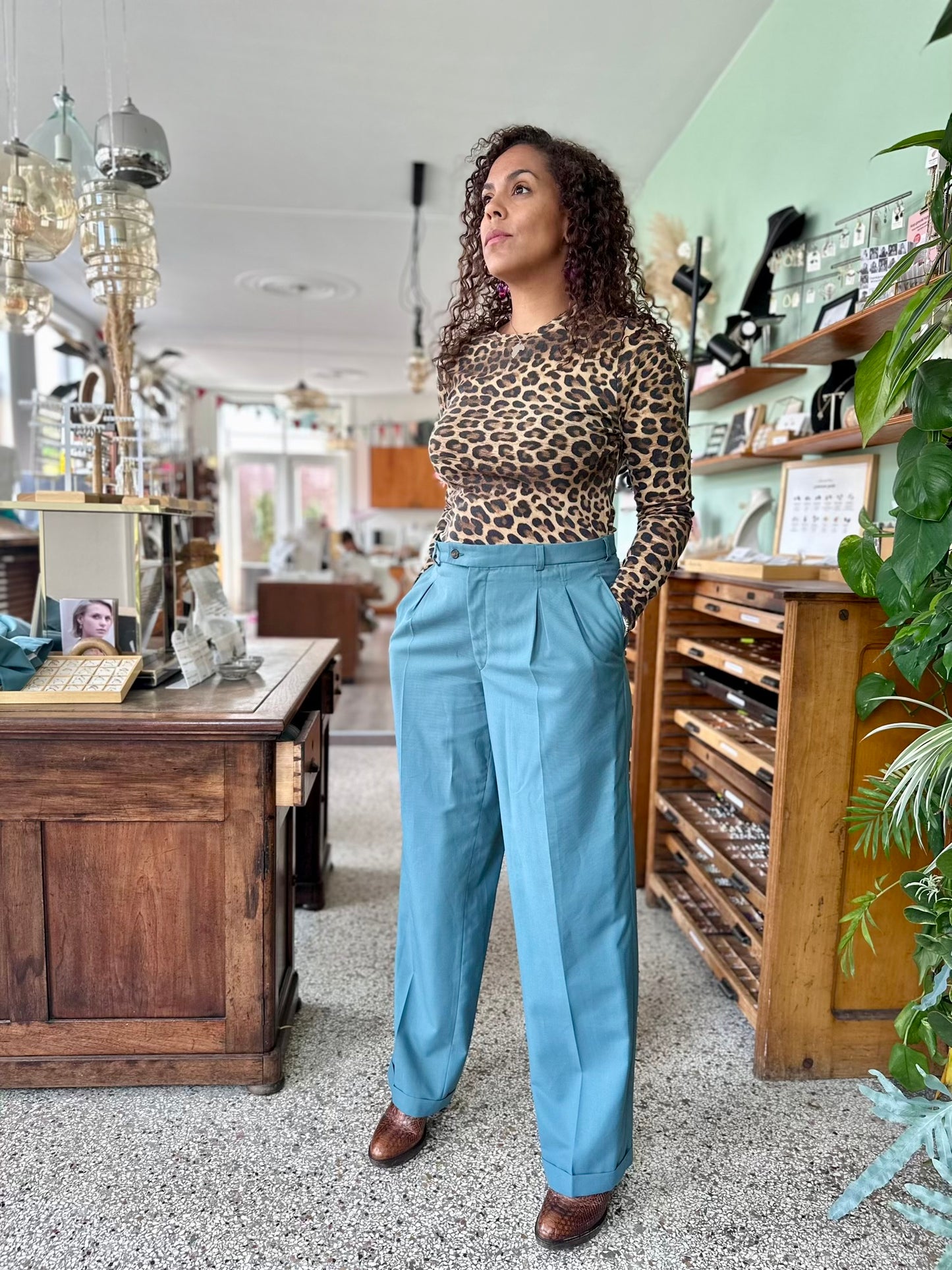 vintage pletrol kleurige pantalons onderdeel van een maatpak