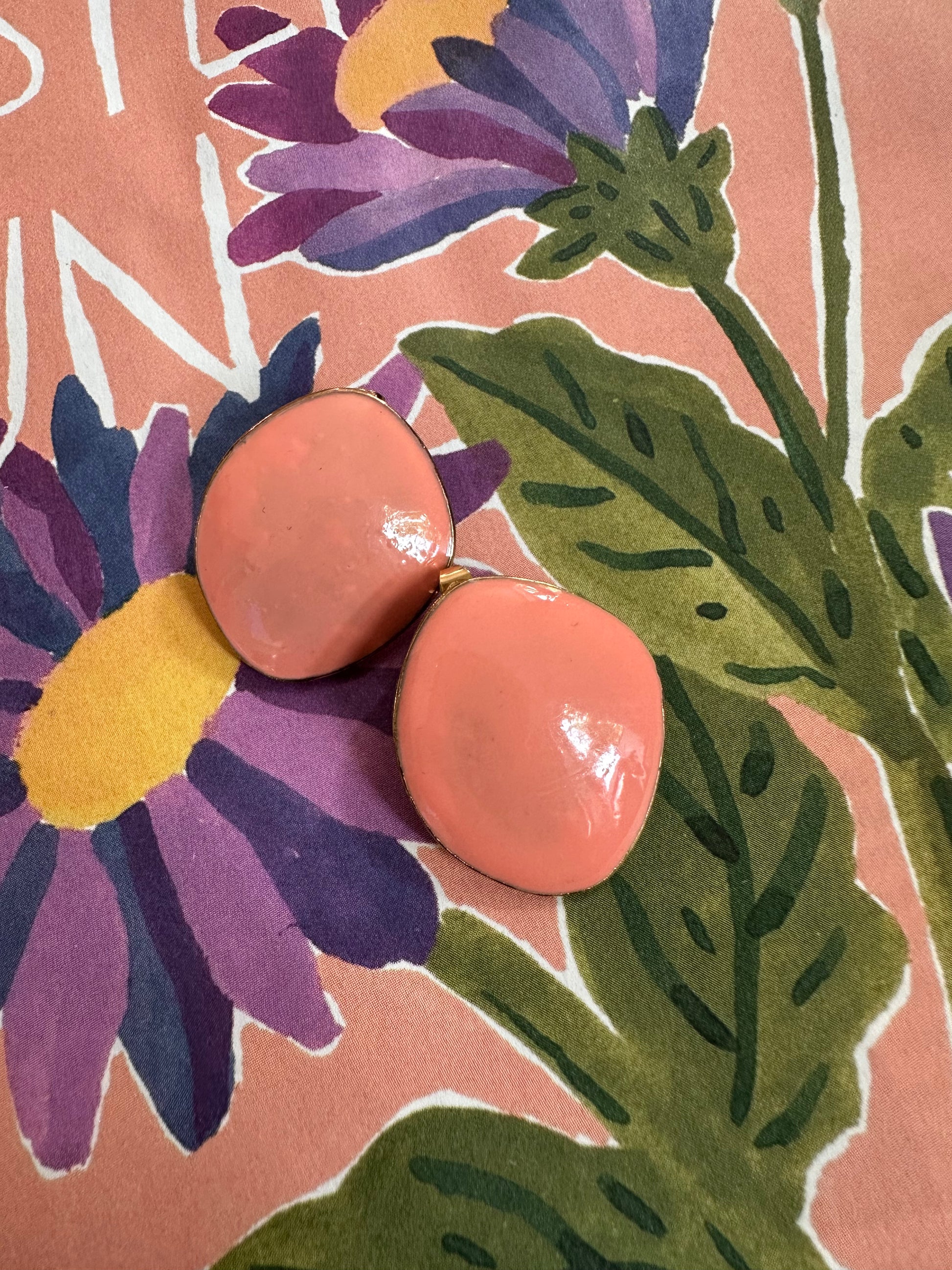 vintage vergulde oorbellen in abstracte vorm