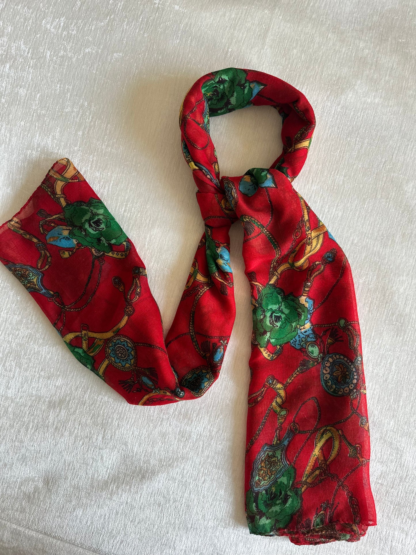 retro rode sjaal in groot formaat met barok print 