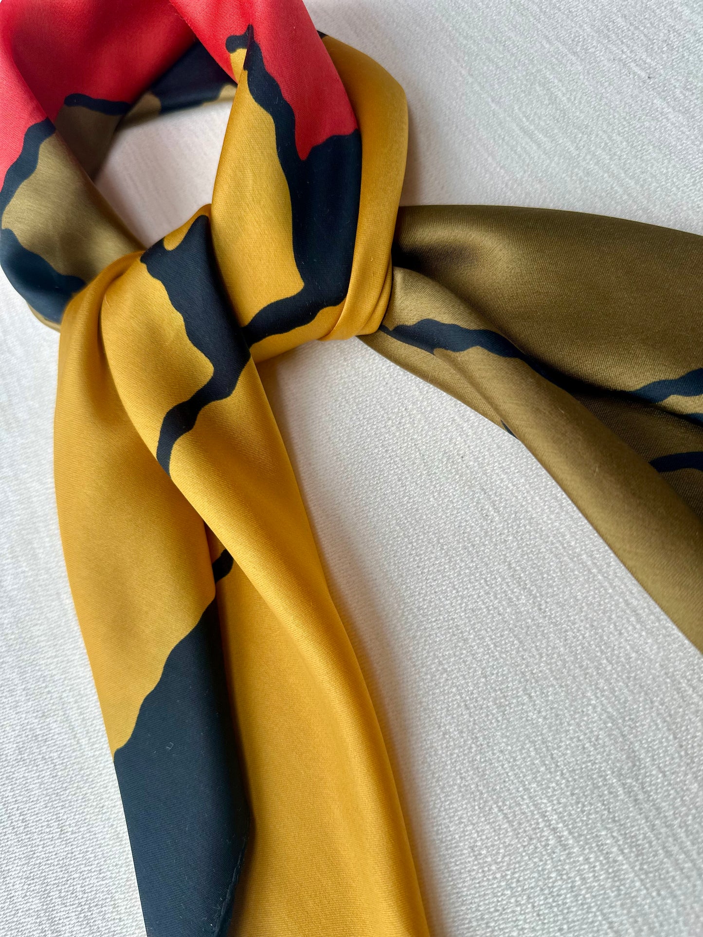 details van de zijden stof en de verschillende kleuren